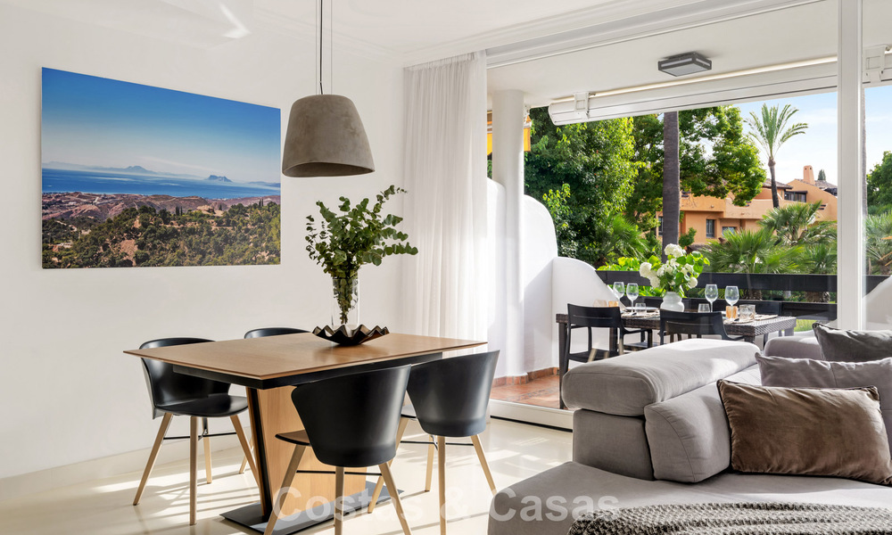 Exclusiva vivienda pareada con solárium en la azotea en venta en la Milla de Oro de Marbella 803859