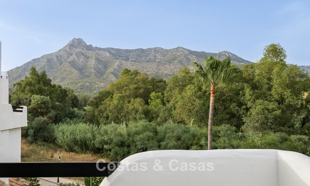 Exclusiva vivienda pareada con solárium en la azotea en venta en la Milla de Oro de Marbella 803866