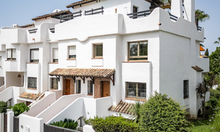 Exclusiva vivienda pareada con solárium en la azotea en venta en la Milla de Oro de Marbella 803872 
