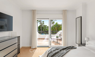 Exclusiva vivienda pareada con solárium en la azotea en venta en la Milla de Oro de Marbella 803888 