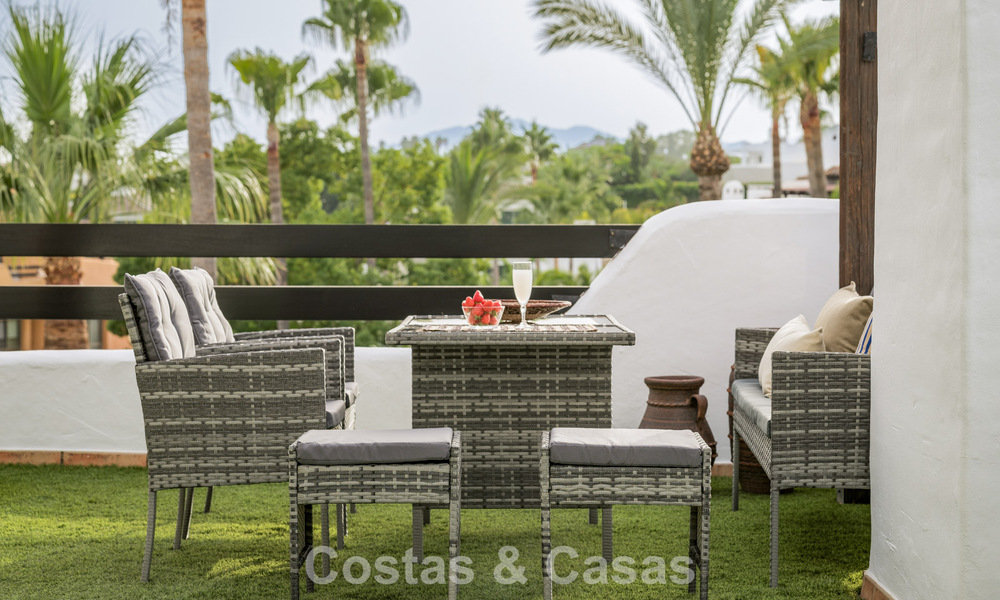 Exclusiva vivienda pareada con solárium en la azotea en venta en la Milla de Oro de Marbella 803889