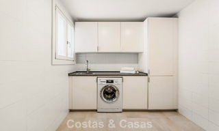 Exclusiva vivienda pareada con solárium en la azotea en venta en la Milla de Oro de Marbella 803906 