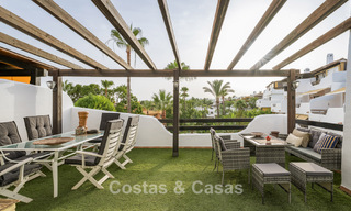 Exclusiva vivienda pareada con solárium en la azotea en venta en la Milla de Oro de Marbella 803912 