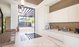 Exclusiva villa de lujo contemporánea en primera línea de playa en venta en San Pedro, Marbella 803680 