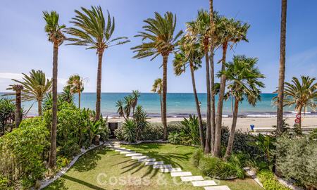 Exclusiva villa de lujo contemporánea en primera línea de playa en venta en San Pedro, Marbella 803697
