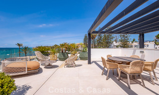 Exclusiva villa de lujo contemporánea en primera línea de playa en venta en San Pedro, Marbella 803702 