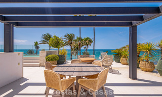 Exclusiva villa de lujo contemporánea en primera línea de playa en venta en San Pedro, Marbella 803704 