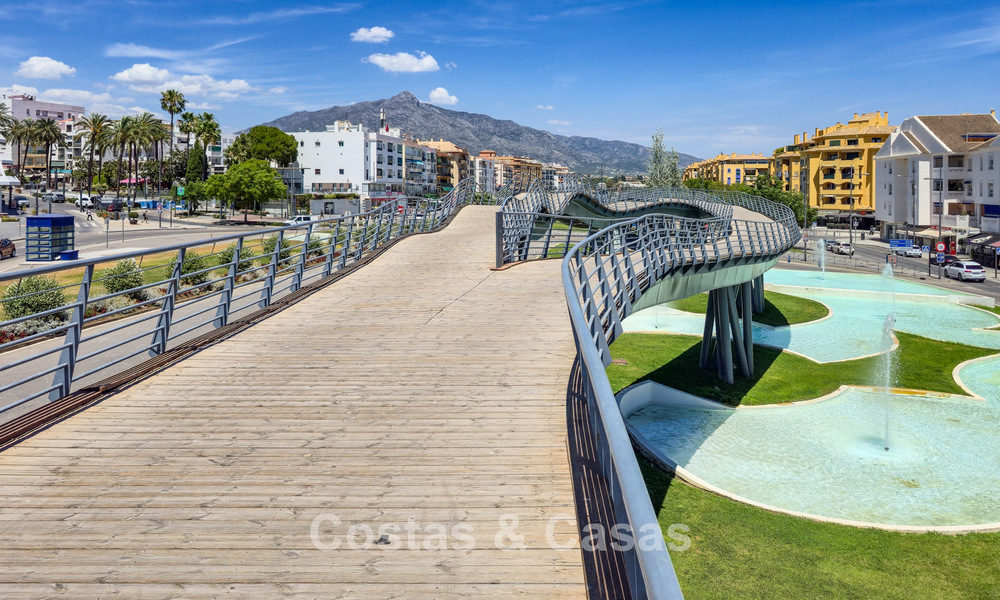 Exclusiva villa de lujo contemporánea en primera línea de playa en venta en San Pedro, Marbella 804139