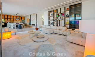 Villa de lujo de primera clase con vistas al mar en venta en una urbanización privada de La Quinta, Marbella - Benahavís 803709 