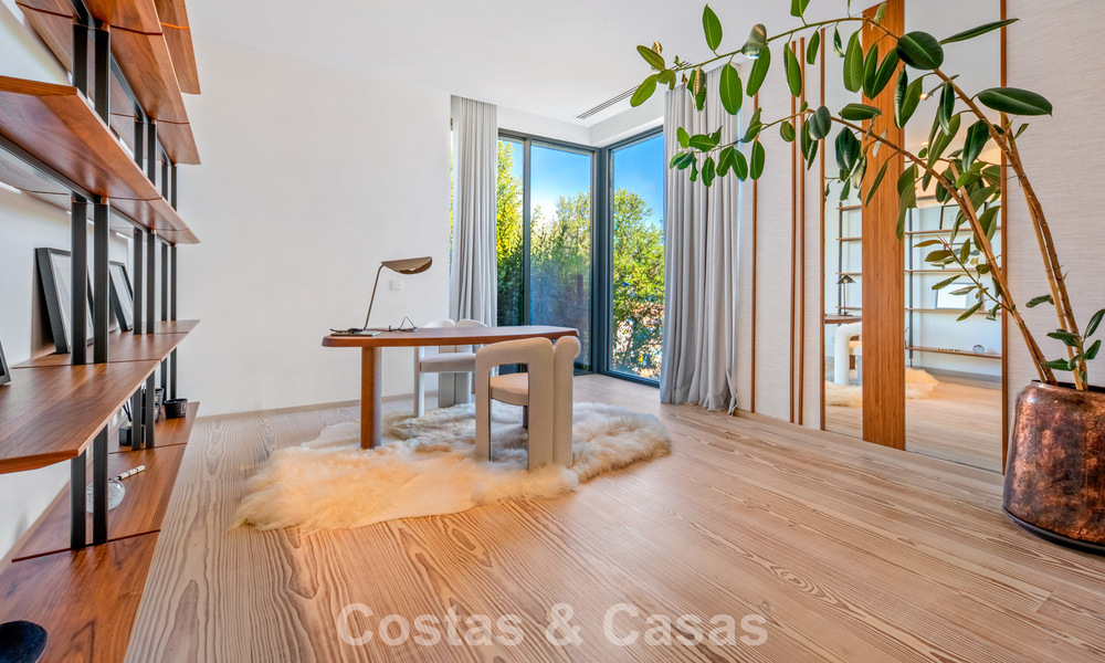 Villa de lujo de primera clase con vistas al mar en venta en una urbanización privada de La Quinta, Marbella - Benahavís 803710