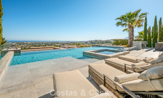 Villa de lujo de primera clase con vistas al mar en venta en una urbanización privada de La Quinta, Marbella - Benahavís 803726 