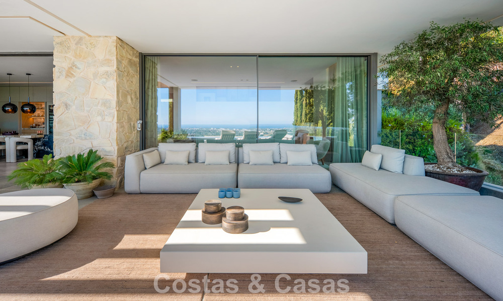 Villa de lujo de primera clase con vistas al mar en venta en una urbanización privada de La Quinta, Marbella - Benahavís 803728