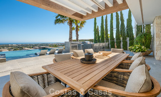 Villa de lujo de primera clase con vistas al mar en venta en una urbanización privada de La Quinta, Marbella - Benahavís 803729 