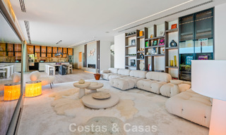 Villa de lujo de primera clase con vistas al mar en venta en una urbanización privada de La Quinta, Marbella - Benahavís 803735 