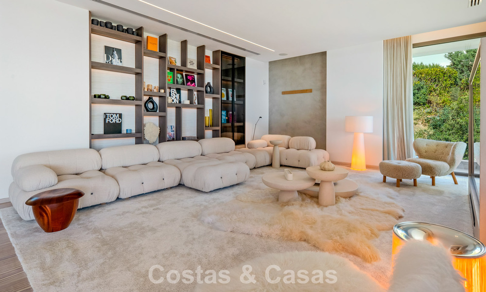 Villa de lujo de primera clase con vistas al mar en venta en una urbanización privada de La Quinta, Marbella - Benahavís 803736