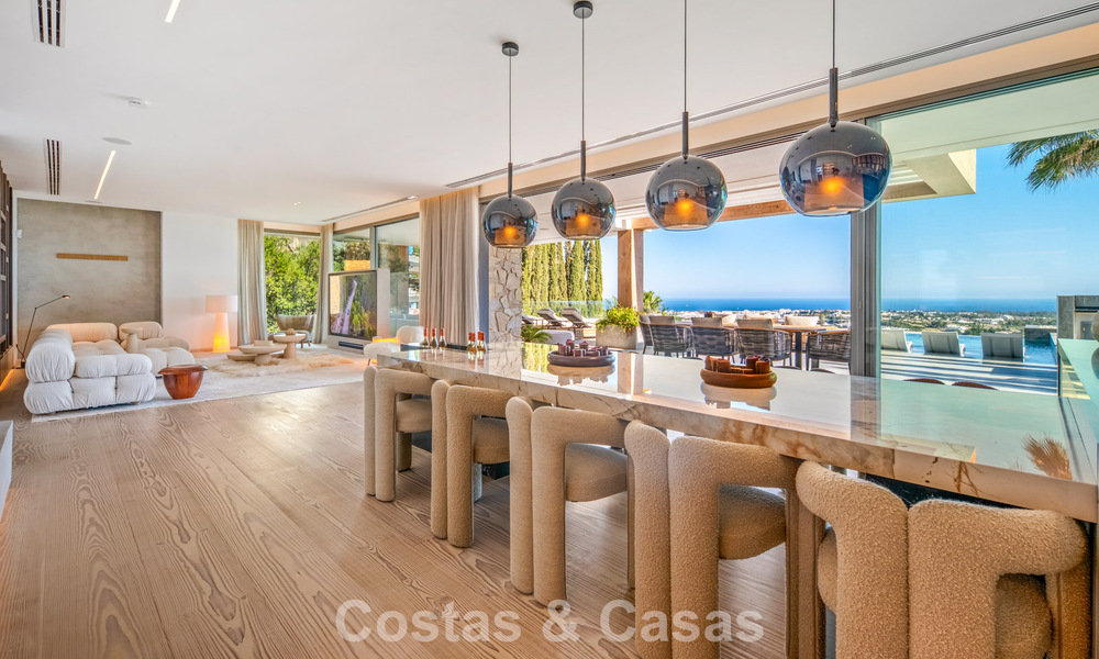 Villa de lujo de primera clase con vistas al mar en venta en una urbanización privada de La Quinta, Marbella - Benahavís 803737