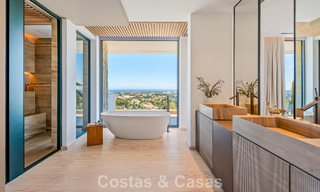 Villa de lujo de primera clase con vistas al mar en venta en una urbanización privada de La Quinta, Marbella - Benahavís 803738 