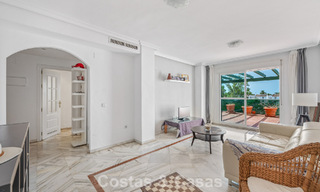 Amplio apartamento en venta a poca distancia de la playa y Puerto Banús, Marbella 803950 