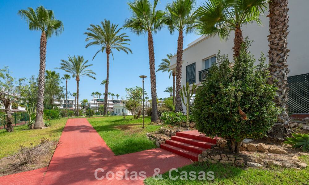 Amplio apartamento en venta a poca distancia de la playa y Puerto Banús, Marbella 803962