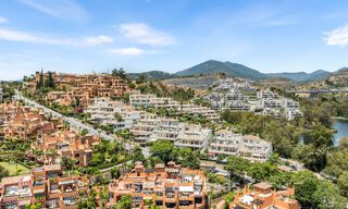 Apartamento de lujo reformado con vistas panorámicas en venta en Nueva Andalucía, Marbella 804059 