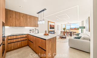 Apartamento de lujo reformado con vistas panorámicas en venta en Nueva Andalucía, Marbella 804067 