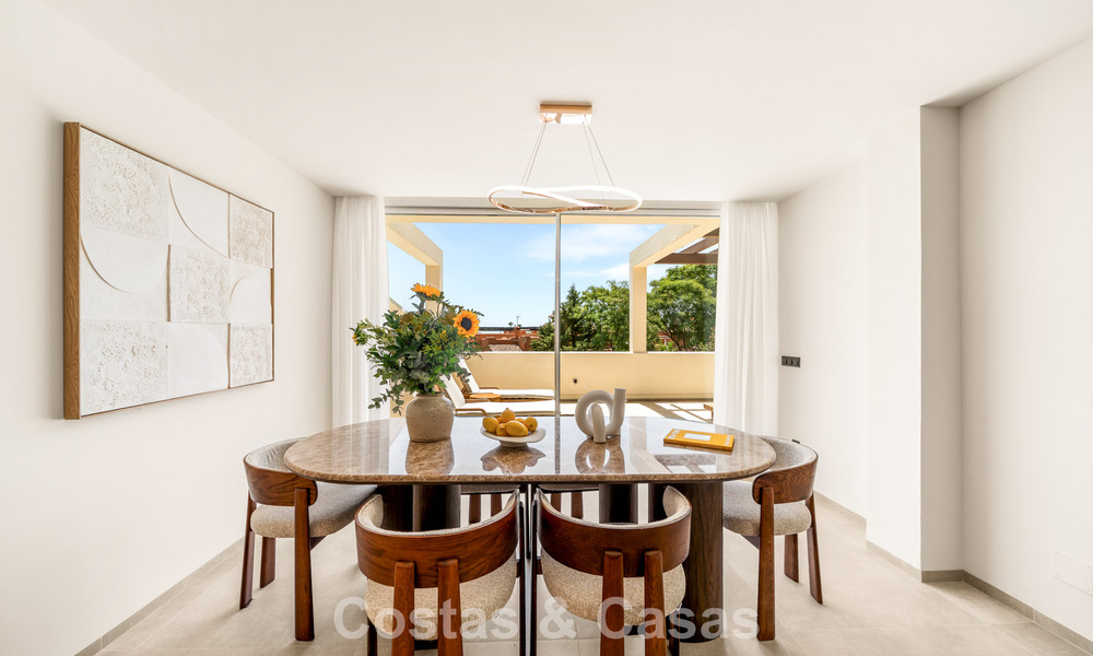 Apartamento de lujo reformado con vistas panorámicas en venta en Nueva Andalucía, Marbella 804069