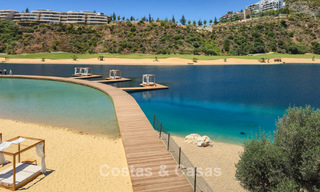 Villa de diseño arquitectónico con vistas panorámicas a la montaña y al mar en venta en Marbella - Benahavís 804254 