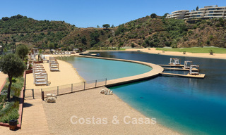 Villa de diseño arquitectónico con vistas panorámicas a la montaña y al mar en venta en Marbella - Benahavís 804255 