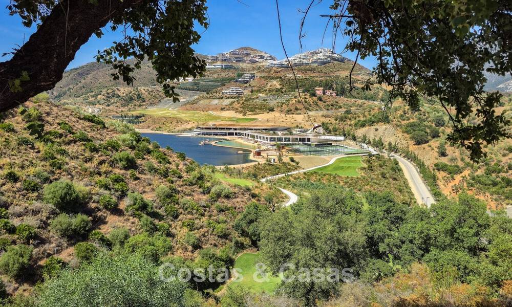 Villa de diseño arquitectónico con vistas panorámicas a la montaña y al mar en venta en Marbella - Benahavís 804261