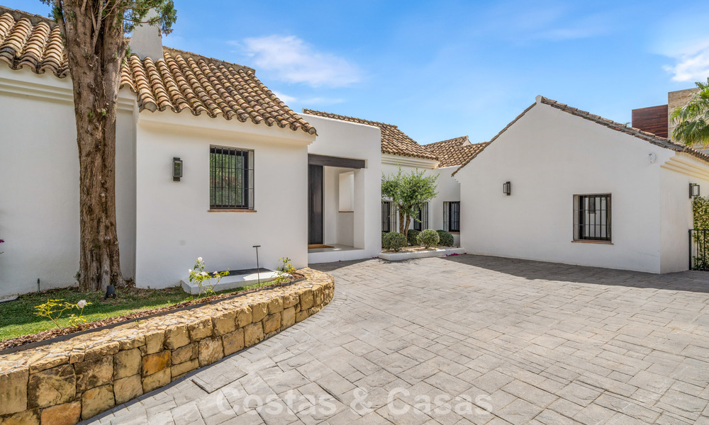 Elegante villa mediterránea reformada en venta en Cascada de Camoján, en la Milla de Oro de Marbella 804154