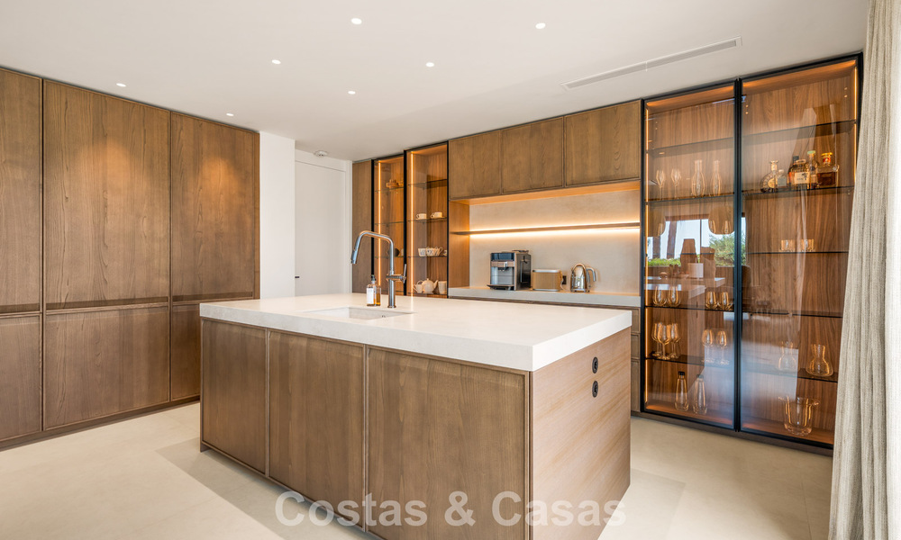 Elegante villa mediterránea reformada en venta en Cascada de Camoján, en la Milla de Oro de Marbella 804172