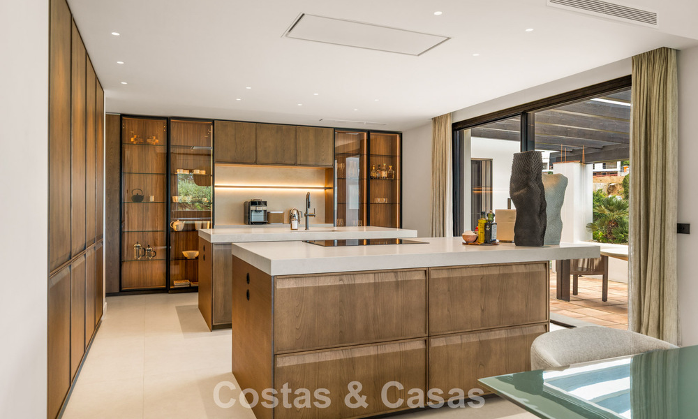 Elegante villa mediterránea reformada en venta en Cascada de Camoján, en la Milla de Oro de Marbella 804173