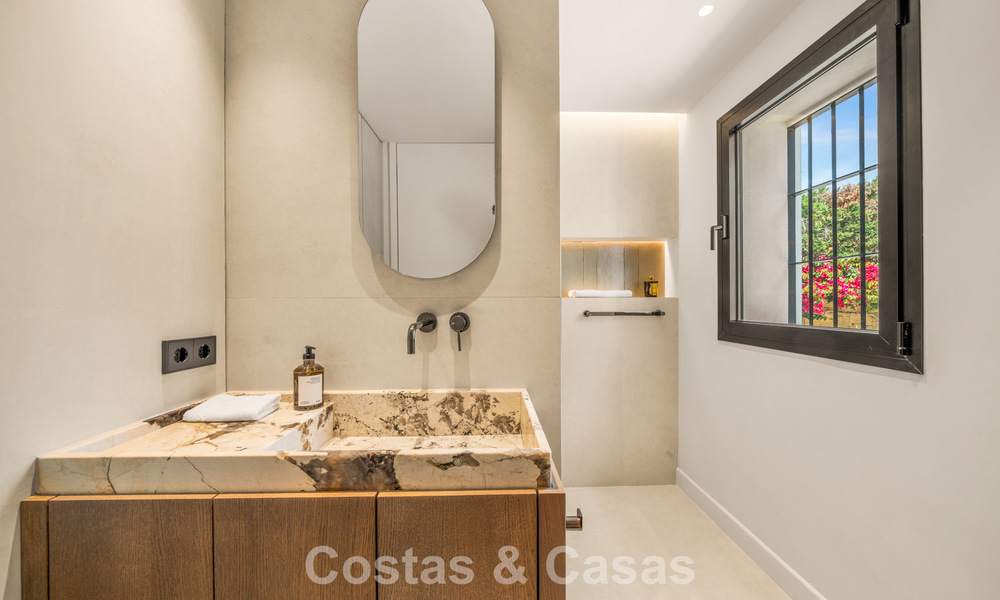 Elegante villa mediterránea reformada en venta en Cascada de Camoján, en la Milla de Oro de Marbella 804179