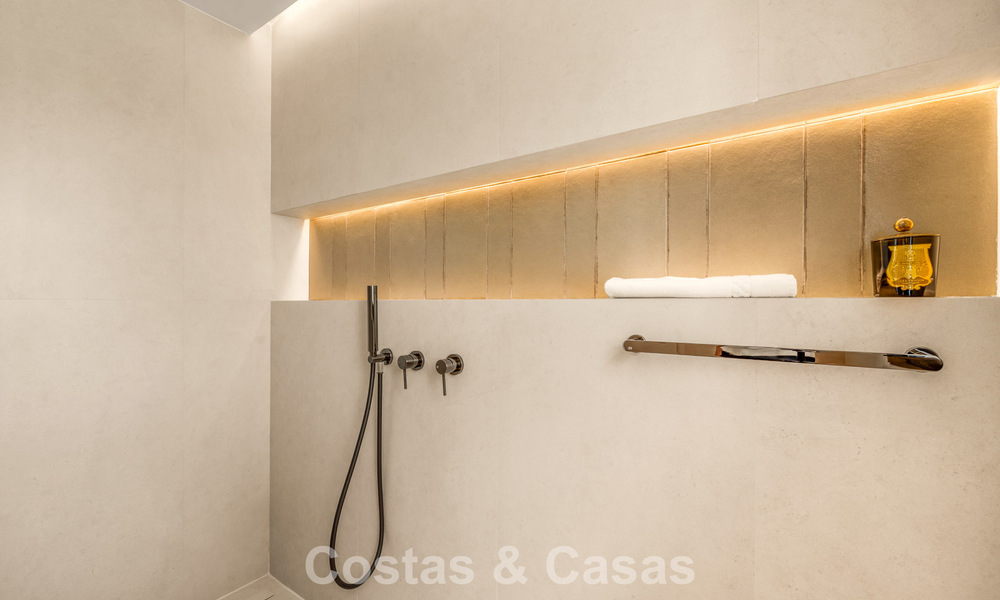 Elegante villa mediterránea reformada en venta en Cascada de Camoján, en la Milla de Oro de Marbella 804180