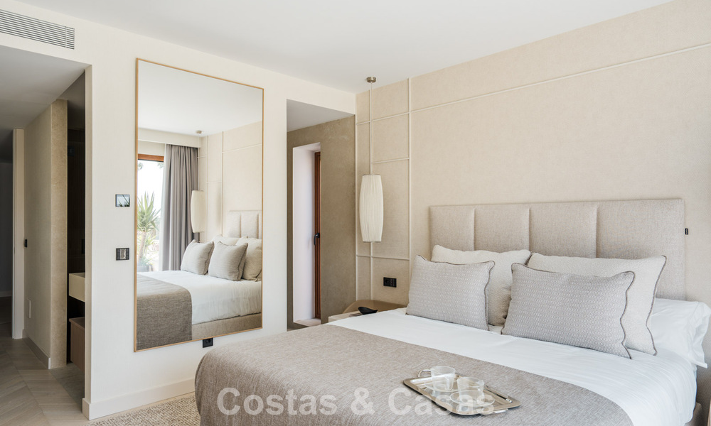 Apartamento dúplex con jardín, totalmente reformado, en venta en Nueva Andalucía, Marbella 804213