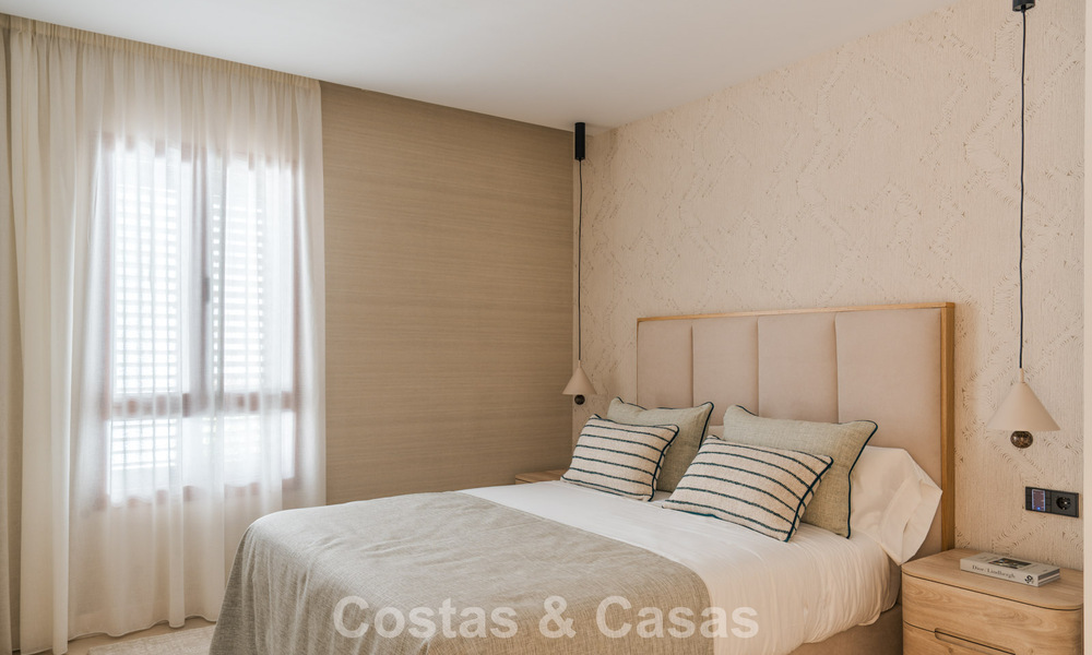 Apartamento dúplex con jardín, totalmente reformado, en venta en Nueva Andalucía, Marbella 804233