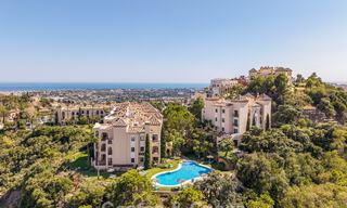 Ático de lujo con vistas panorámicas al mar en venta en La Quinta, Marbella - Benahavís 804291 