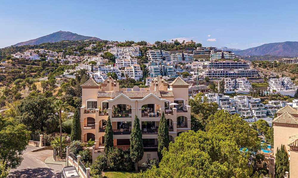Ático de lujo con vistas panorámicas al mar en venta en La Quinta, Marbella - Benahavís 804293