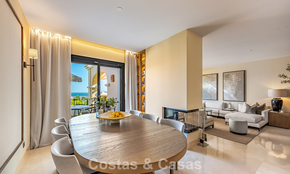 Ático de lujo con vistas panorámicas al mar en venta en La Quinta, Marbella - Benahavís 804300