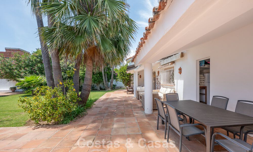 Villa mediterránea auténtica con alojamiento para invitados en venta cerca de la playa, San Pedro Playa, Marbella 804334