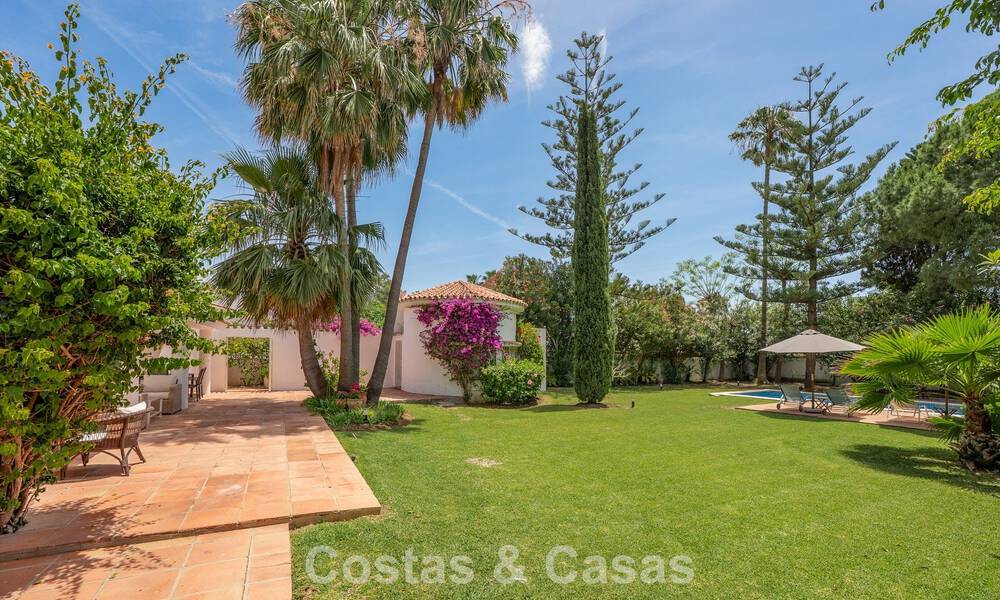 Villa mediterránea auténtica con alojamiento para invitados en venta cerca de la playa, San Pedro Playa, Marbella 804338