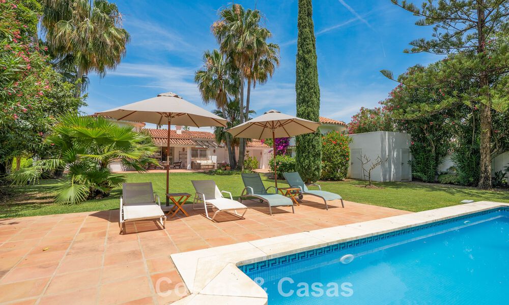 Villa mediterránea auténtica con alojamiento para invitados en venta cerca de la playa, San Pedro Playa, Marbella 804345