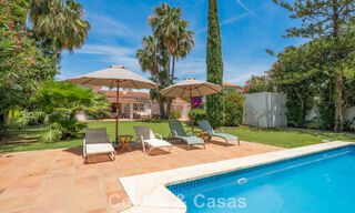 Villa mediterránea auténtica con alojamiento para invitados en venta cerca de la playa, San Pedro Playa, Marbella 804345 