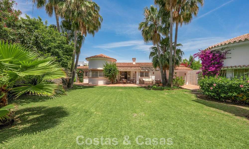 Villa mediterránea auténtica con alojamiento para invitados en venta cerca de la playa, San Pedro Playa, Marbella 804346