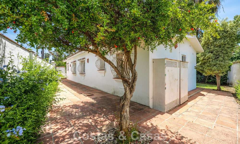 Villa mediterránea auténtica con alojamiento para invitados en venta cerca de la playa, San Pedro Playa, Marbella 804347