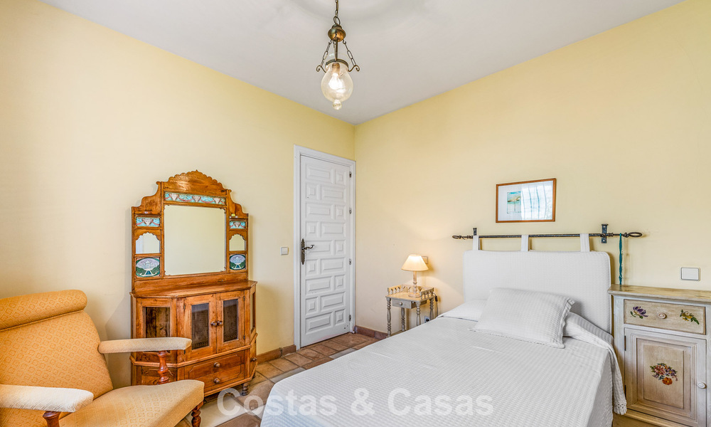 Villa mediterránea auténtica con alojamiento para invitados en venta cerca de la playa, San Pedro Playa, Marbella 804354
