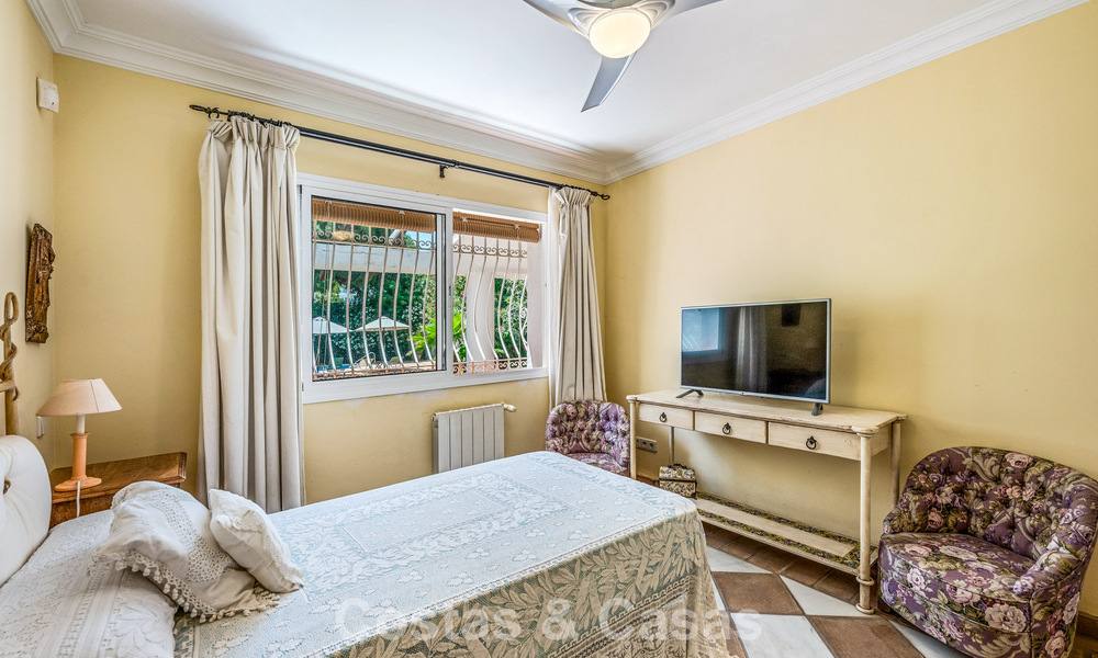 Villa mediterránea auténtica con alojamiento para invitados en venta cerca de la playa, San Pedro Playa, Marbella 804358
