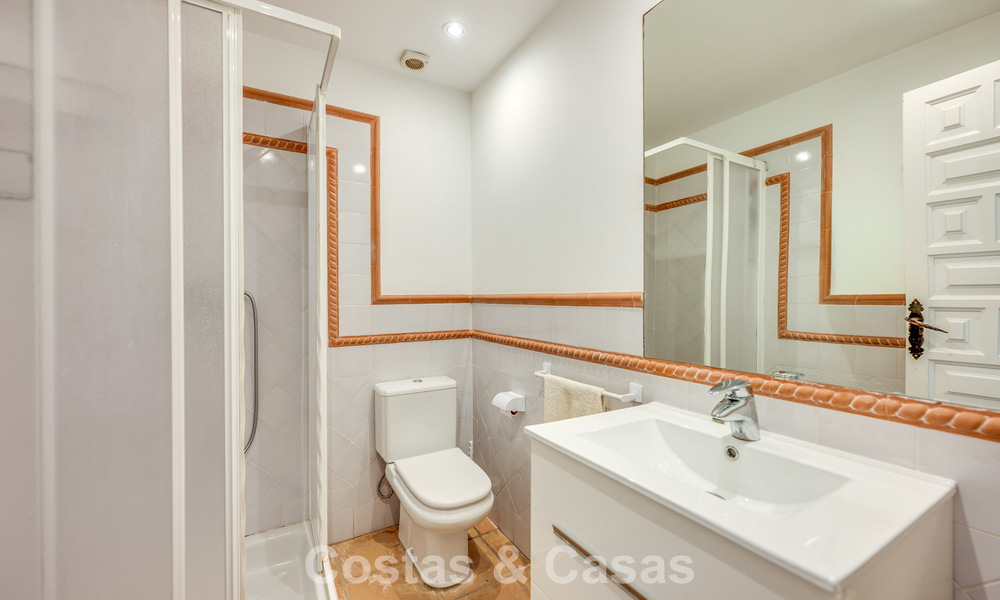 Villa mediterránea auténtica con alojamiento para invitados en venta cerca de la playa, San Pedro Playa, Marbella 804362