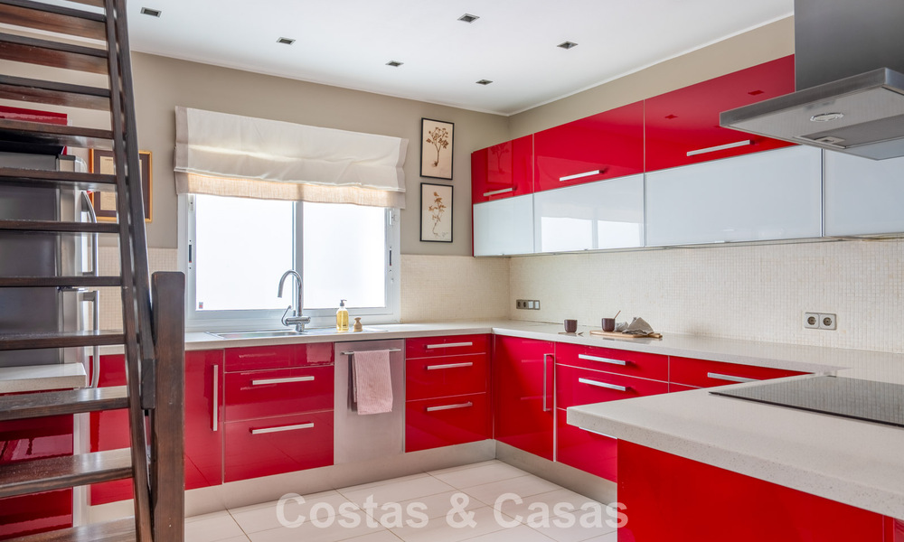 Apartamento con encanto y acuerdo de Sale-and-Leaseback en venta en Nueva Andalucía, Marbella 804408
