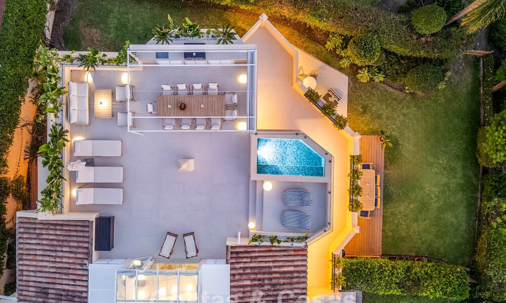 Vivienda pareada de lujo totalmente reformada, en primera línea de golf, en venta en La Quinta, Marbella - Benahavís 804424